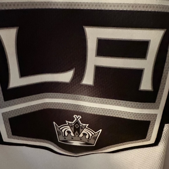 Los Angeles Kings Robitaille Jersey XXL - Picture 4 of 8